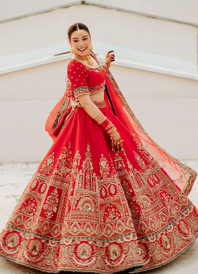 Famous Actress Who Married a Businessman Photos10
