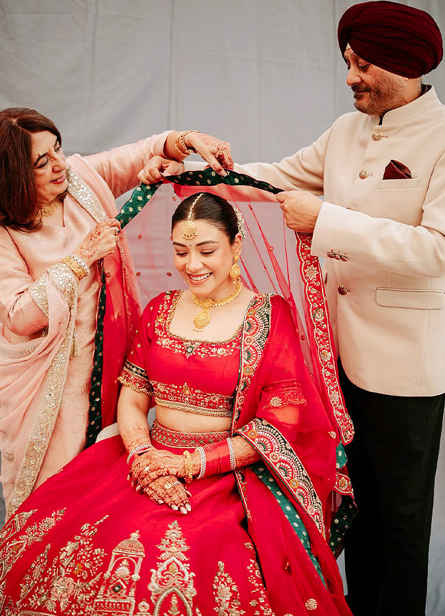 Famous Actress Who Married a Businessman Photos11
