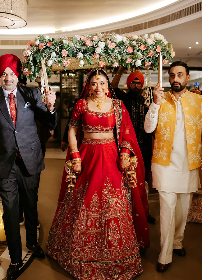 Famous Actress Who Married a Businessman Photos14