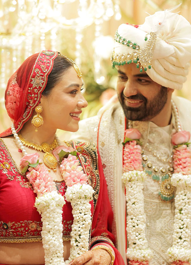 Famous Actress Who Married a Businessman Photos2