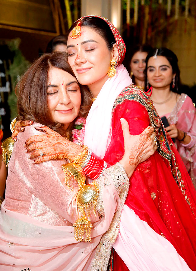 Famous Actress Who Married a Businessman Photos8
