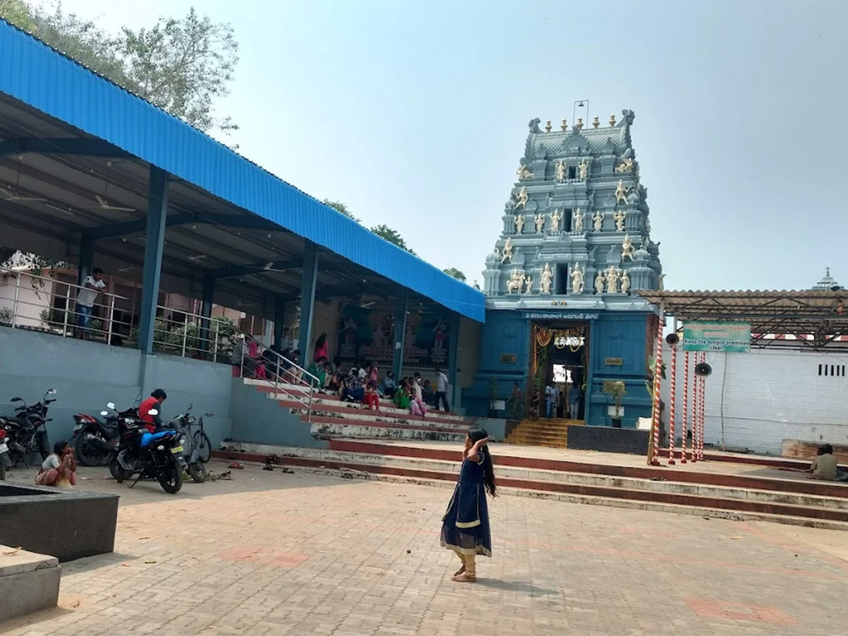 Devotional : Upamaka Sri Venkateswara Swamy Temple HD Photos12
