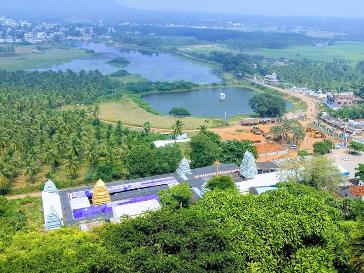 Devotional : Upamaka Sri Venkateswara Swamy Temple HD Photos13