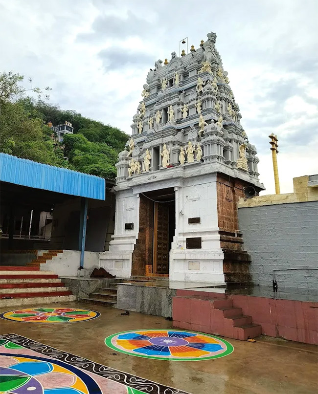 Devotional : Upamaka Sri Venkateswara Swamy Temple HD Photos19