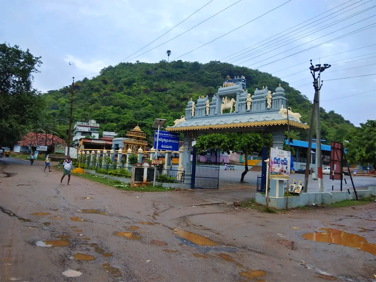 Devotional : Upamaka Sri Venkateswara Swamy Temple HD Photos9