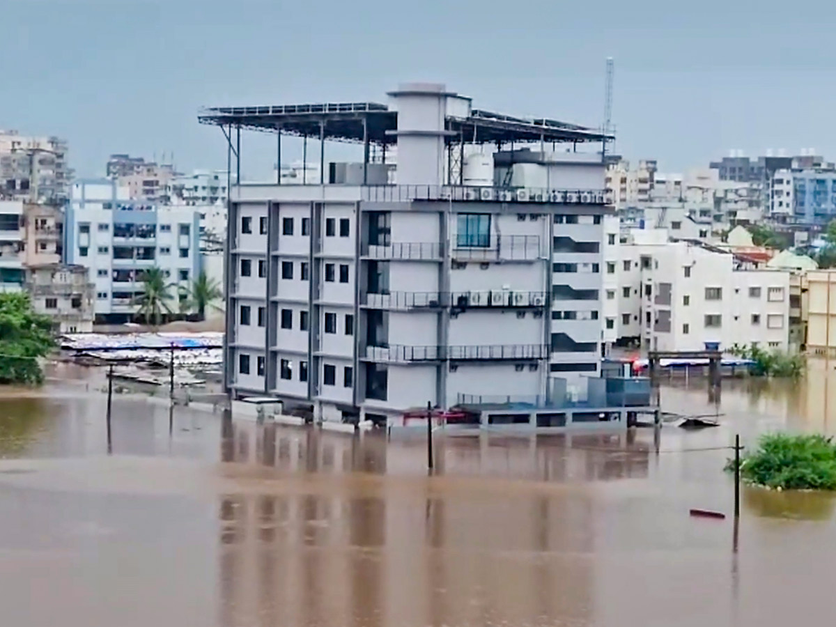 Rain havoc continues in South Gujarat Viral Photos3