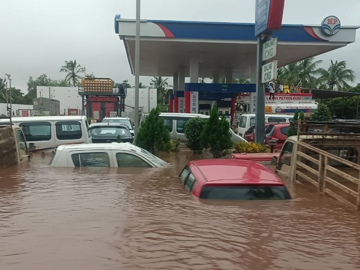 Rain havoc continues in South Gujarat Viral Photos9