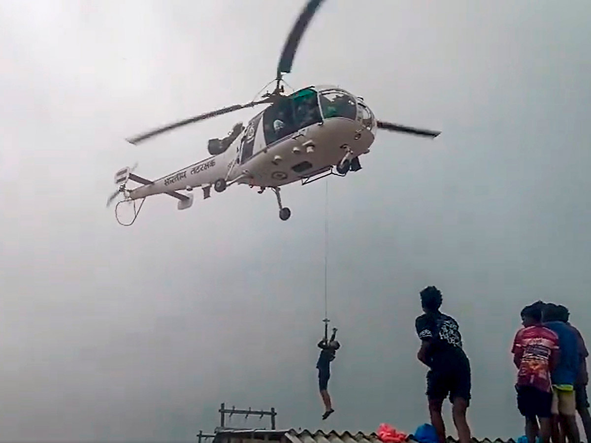 Rain havoc continues in South Gujarat Viral Photos16
