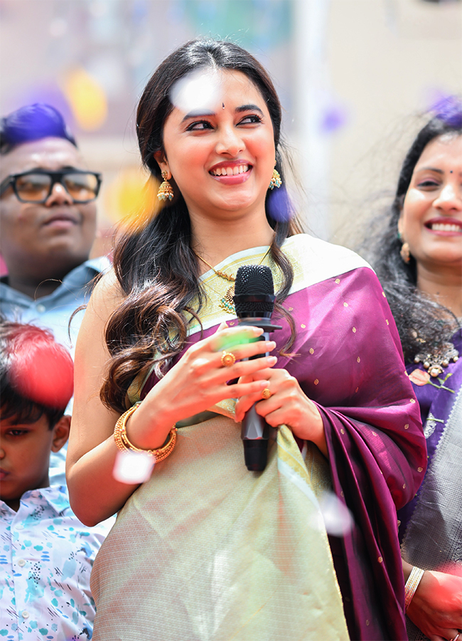 Actress Priyanka Mohan Fashion Mall Grand Opening At ECIL14