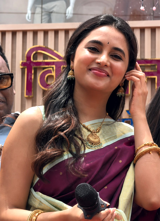 Actress Priyanka Mohan Fashion Mall Grand Opening At ECIL15
