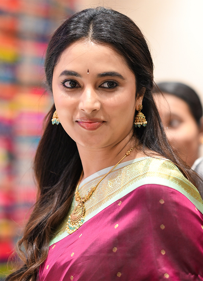 Actress Priyanka Mohan Fashion Mall Grand Opening At ECIL5
