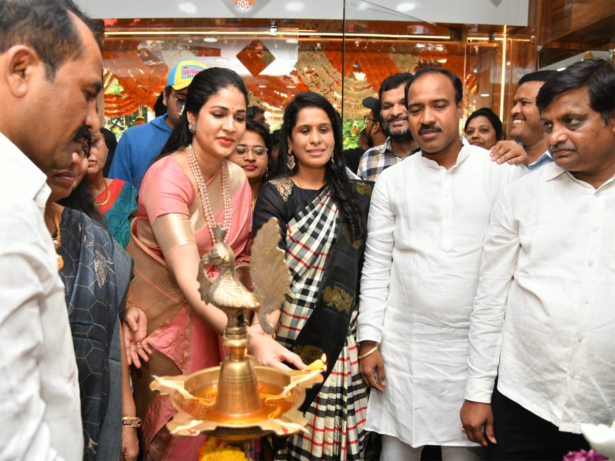 Lavanya Tripathi Kukatpally Hyderabad HD Photos5
