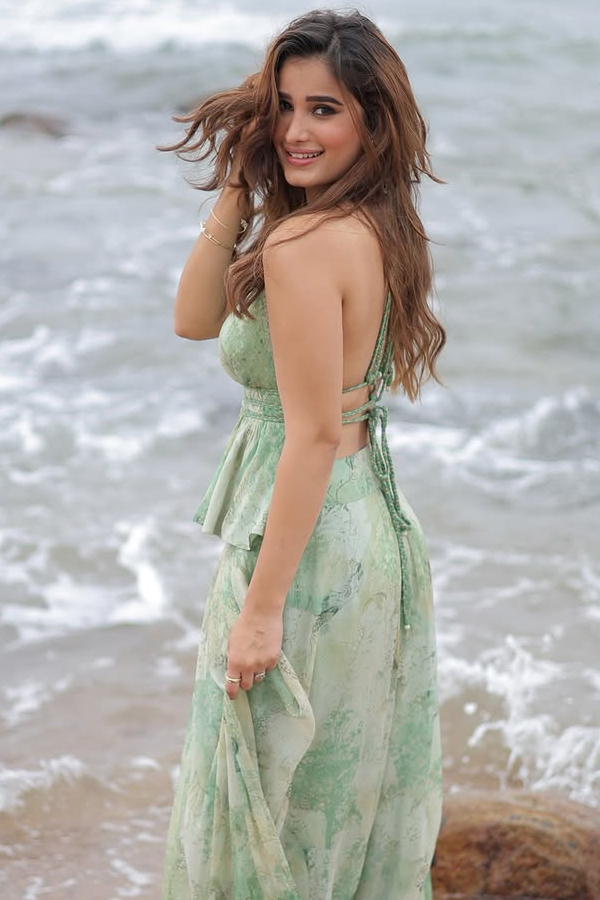 Actress Rasha Thadani Stunning Photos12