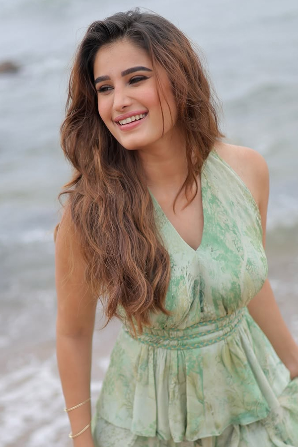 Actress Rasha Thadani Stunning Photos17