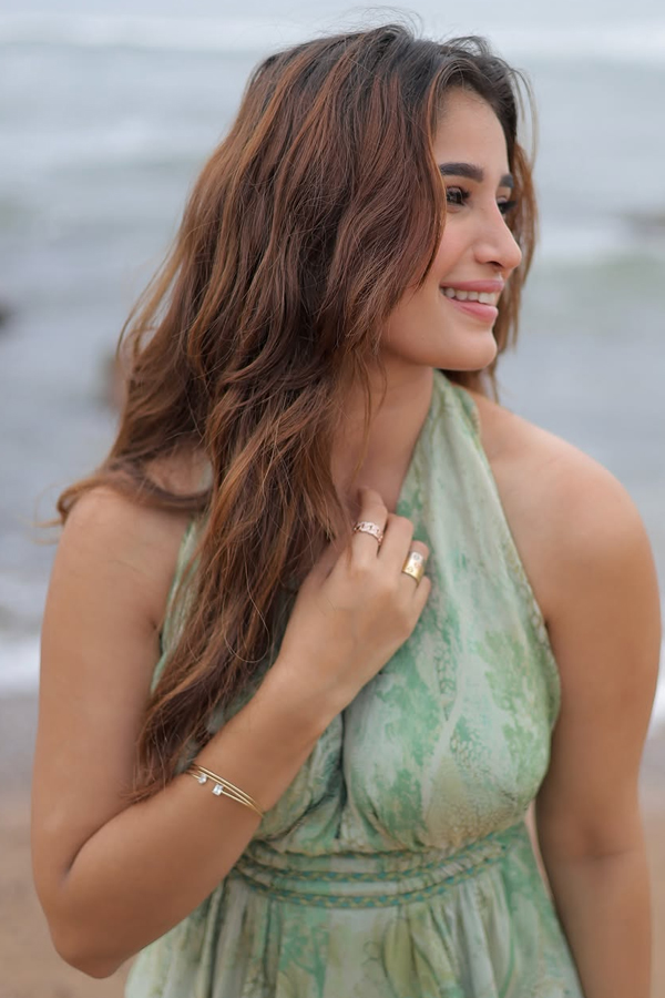Actress Rasha Thadani Stunning Photos18