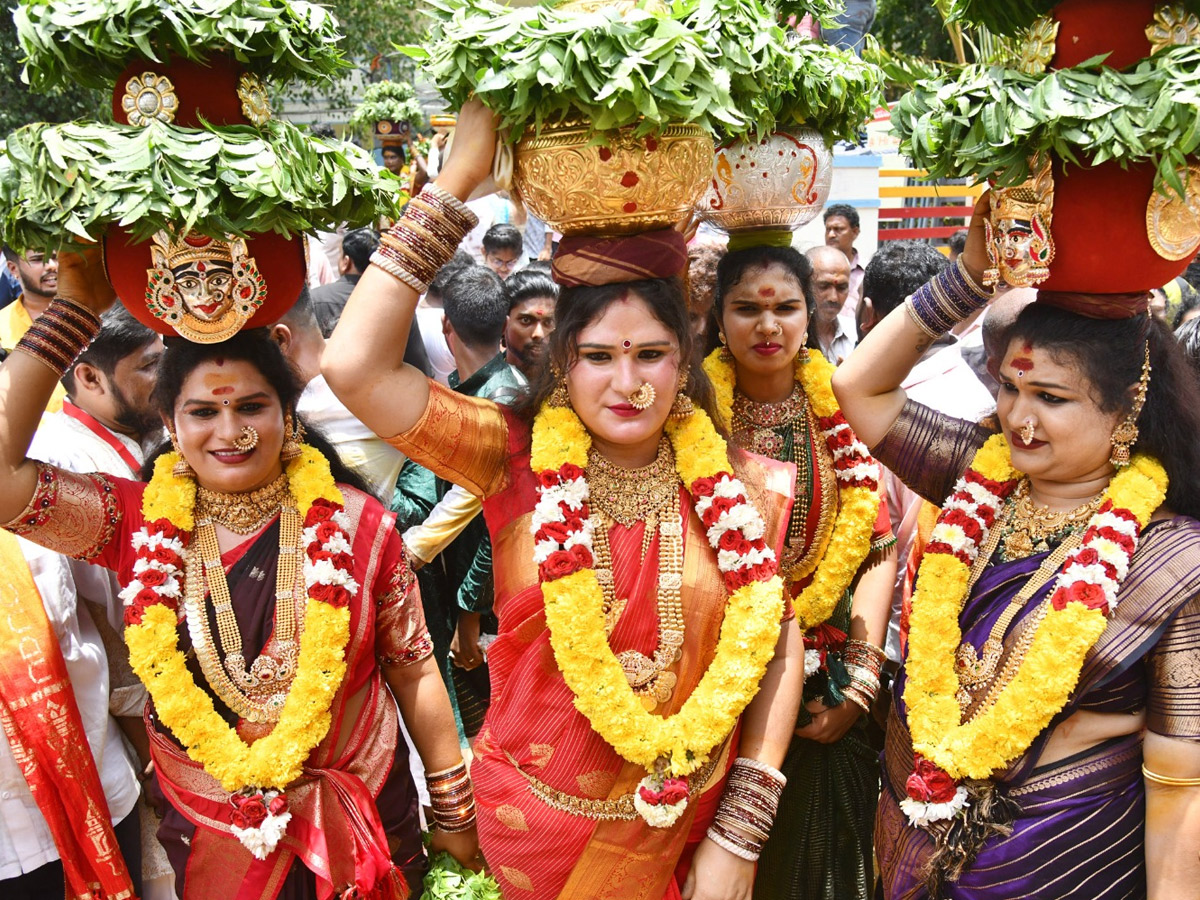 Devotees from Telangana offer Bonalu To Goddess Kanaka Durga In Vijayawada Photos2