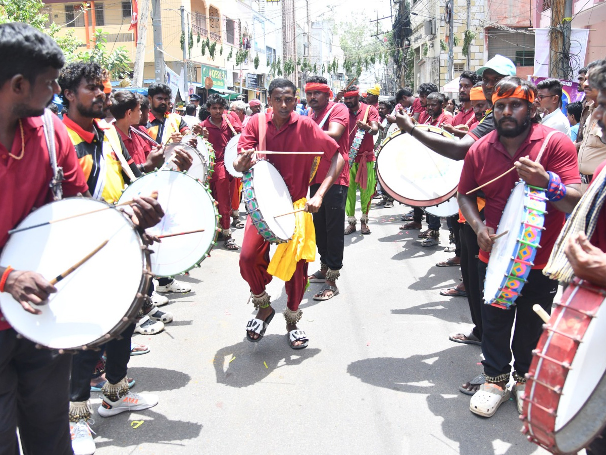 Devotees from Telangana offer Bonalu To Goddess Kanaka Durga In Vijayawada Photos18