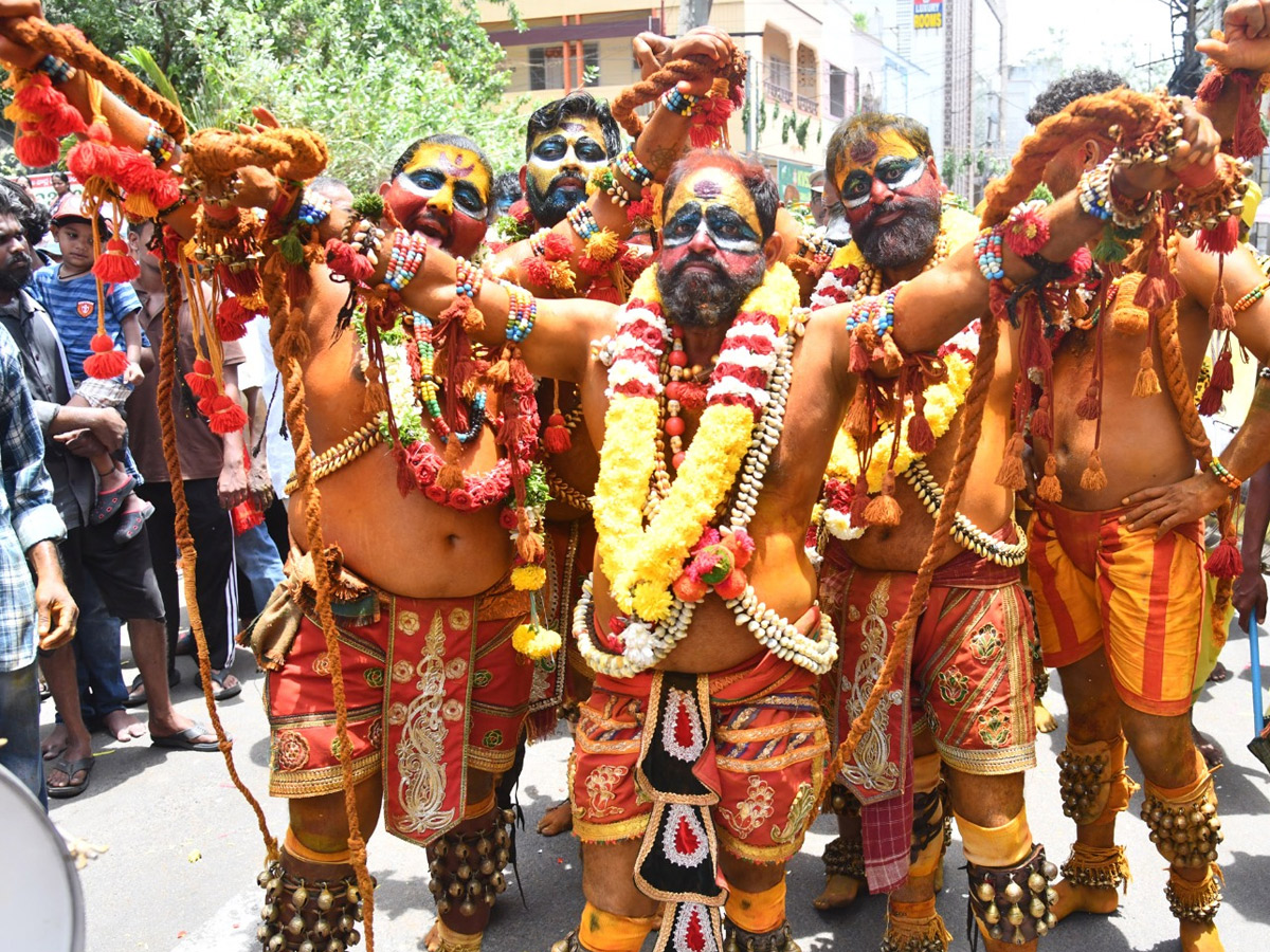 Devotees from Telangana offer Bonalu To Goddess Kanaka Durga In Vijayawada Photos22