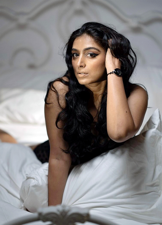 Actress Welcomes Her First Child After 12 Years of Marriage: Photos4