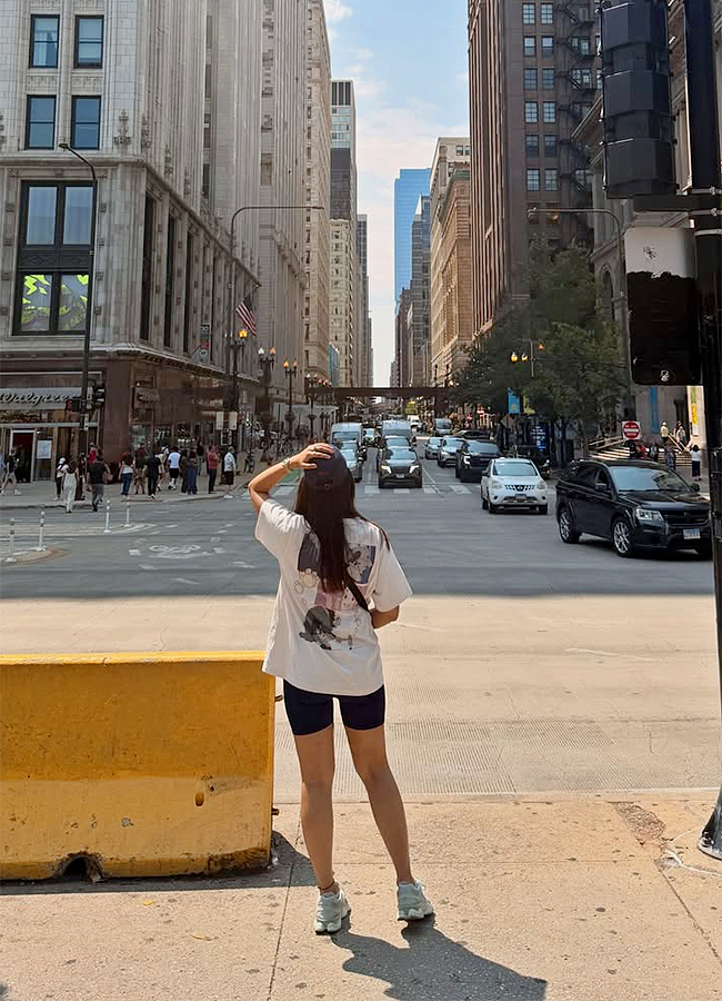 Actress Meenakshi Chaudhary America Trip Viral Photos4