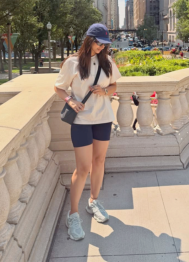 Actress Meenakshi Chaudhary America Trip Viral Photos5