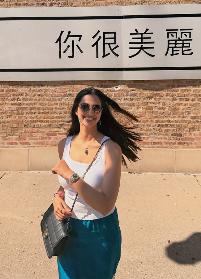 Actress Meenakshi Chaudhary America Trip Viral Photos9
