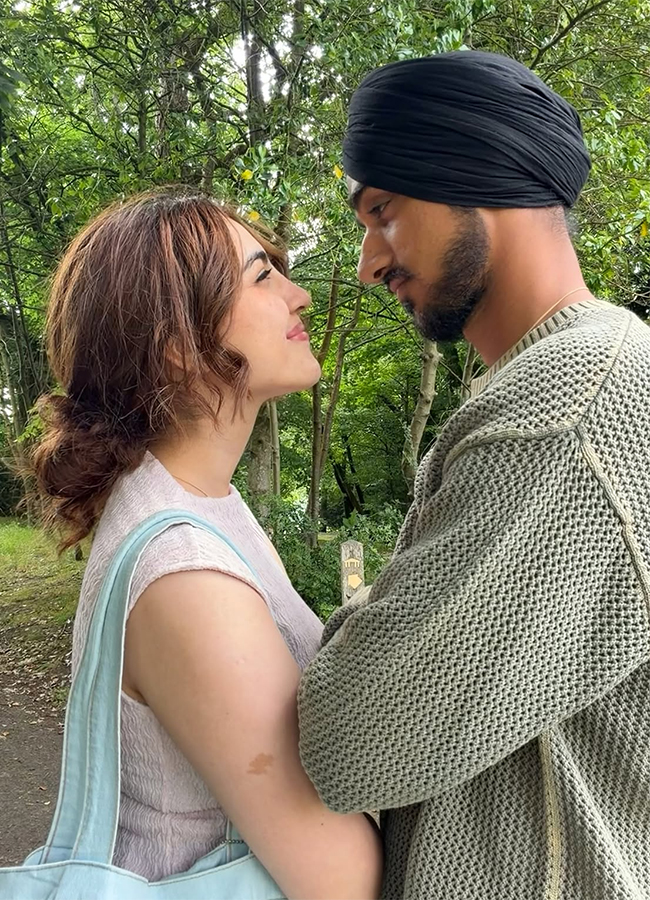 Arshdeep Singh Confirms Relationship With Girlfriend Samreen Kaur, Unseen Rare Photos Trending19