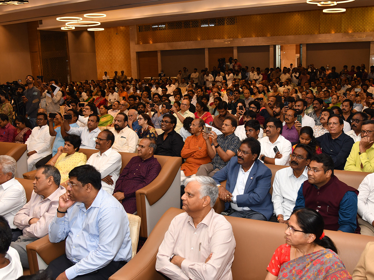 Chiranjeevi Speech about Satish Reddy at at BV Pattabhiram Award10