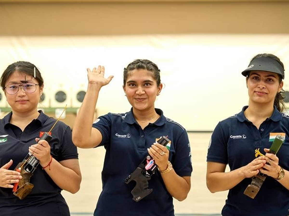 In Esha Singh wins Gold Medal In The Womens 25m Pistol Final Photos3