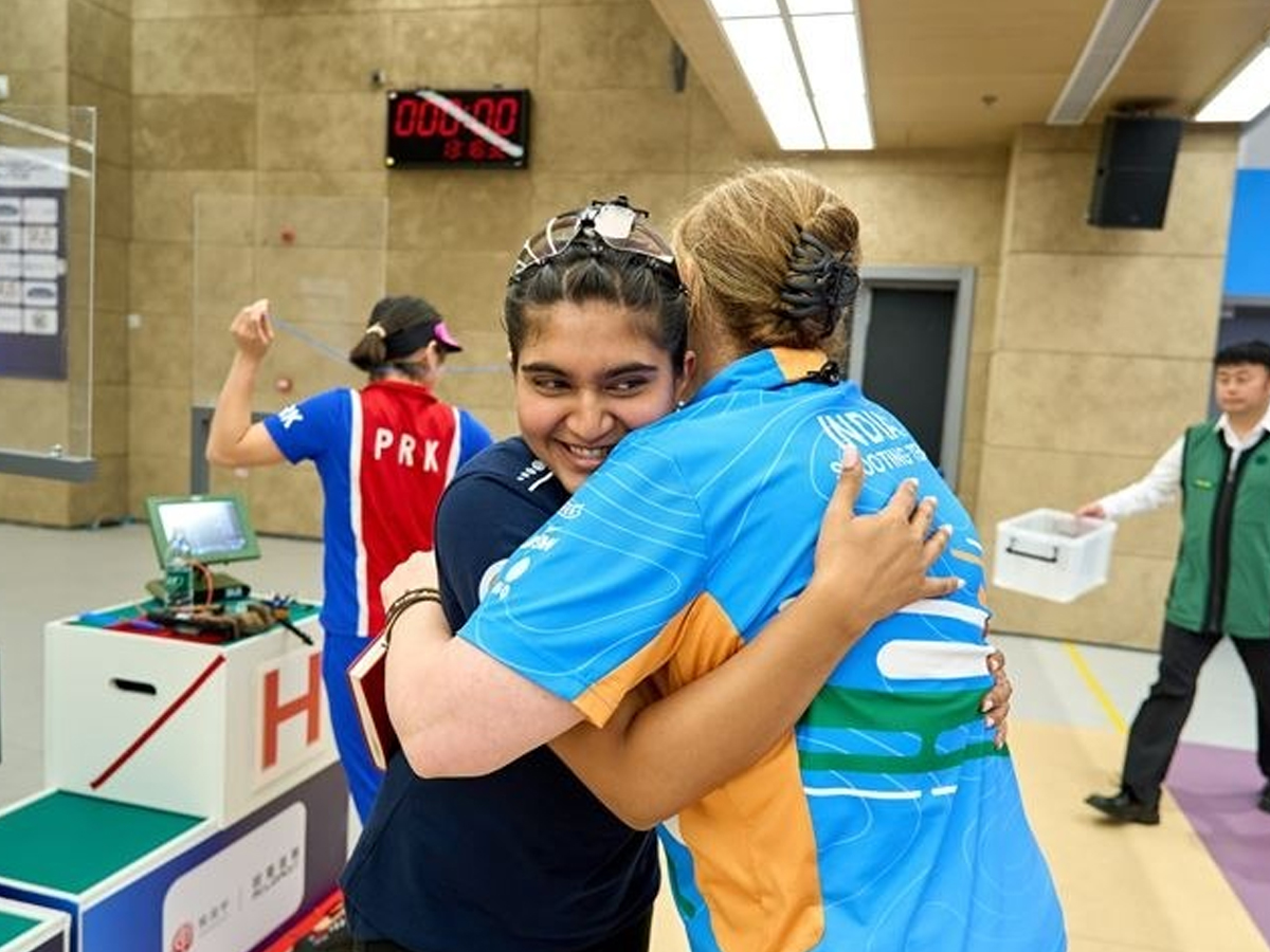 In Esha Singh wins Gold Medal In The Womens 25m Pistol Final Photos5