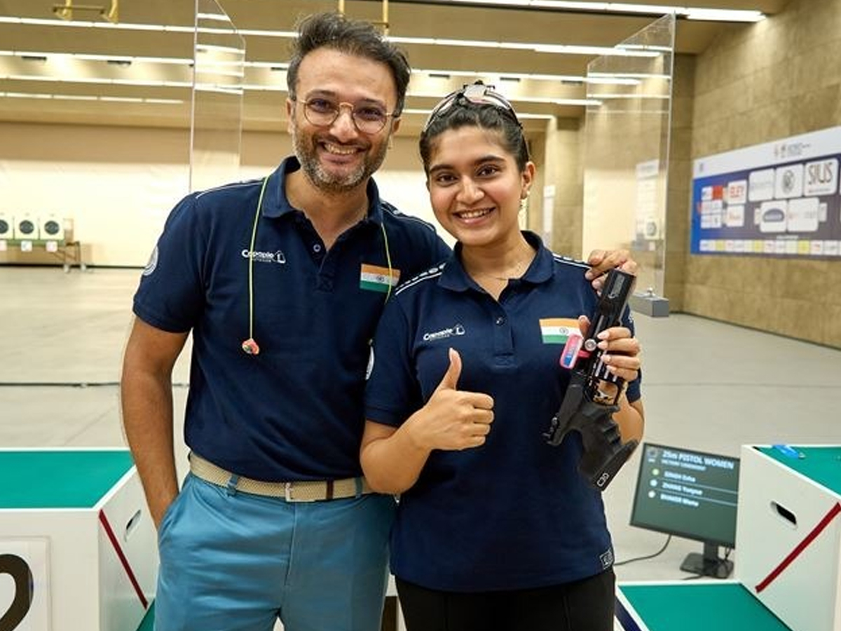 In Esha Singh wins Gold Medal In The Womens 25m Pistol Final Photos6