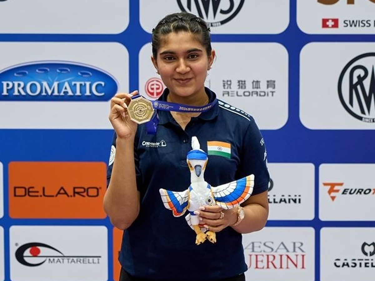 In Esha Singh wins Gold Medal In The Womens 25m Pistol Final Photos9