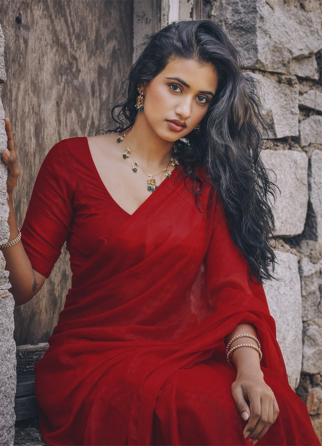 Tollywood Actor Naveen Voleti His Daughter Also Crazy Heroine viral photos14