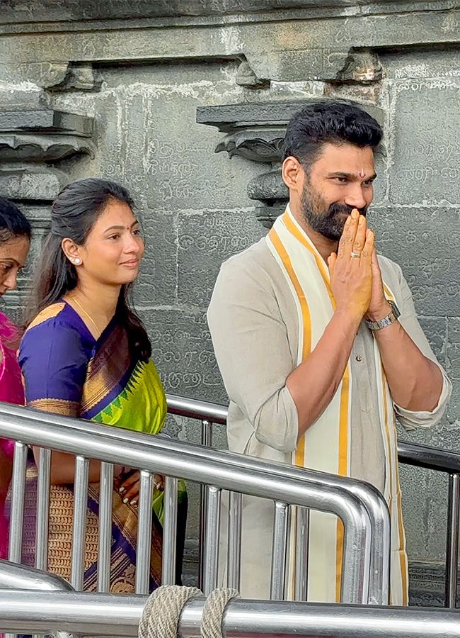 Actor Bellamkonda Sai Sreenivas Wife Kavya Reddy Visits Tirumala11