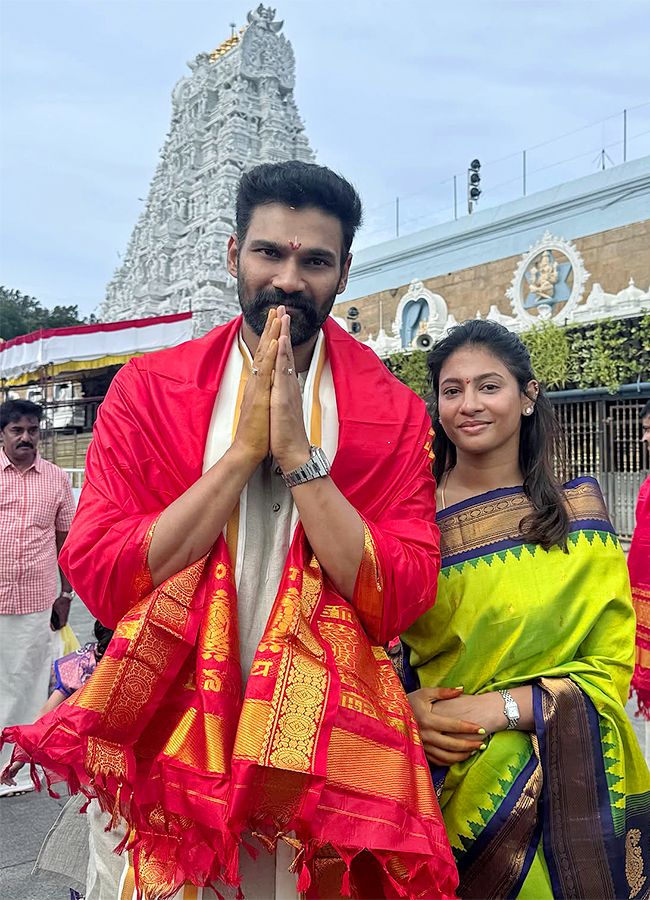 Actor Bellamkonda Sai Sreenivas Wife Kavya Reddy Visits Tirumala15