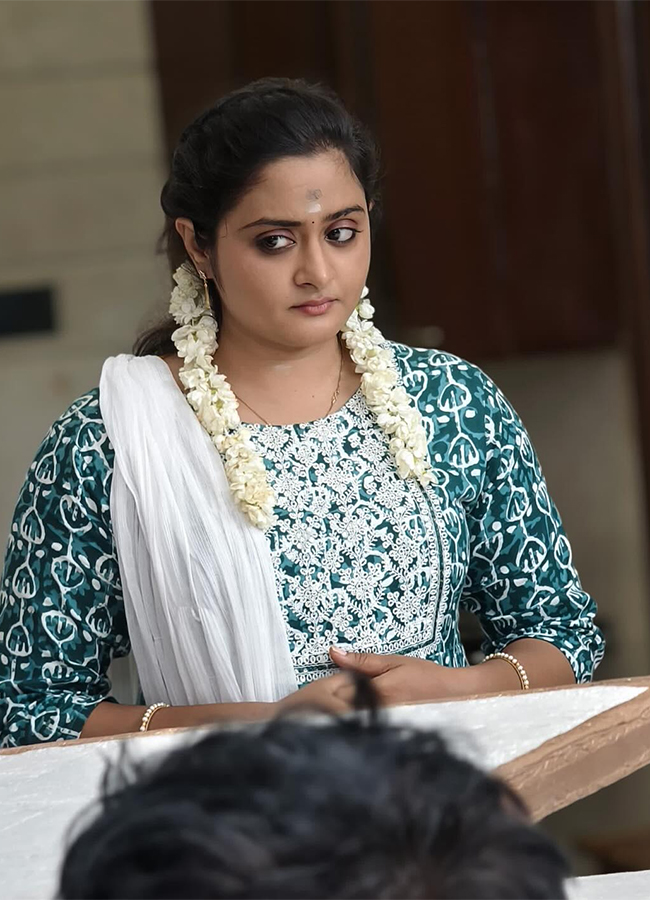 Chandramukhi Child Actress Praharshitha Srinivasan Stunning New Look Photos Trending10