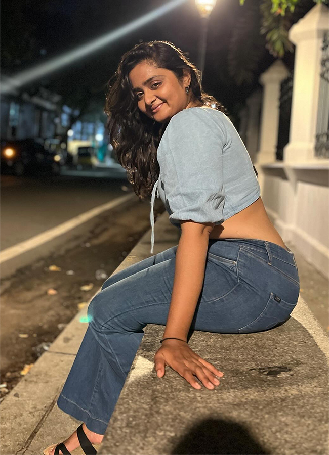 Chandramukhi Child Actress Praharshitha Srinivasan Stunning New Look Photos Trending5