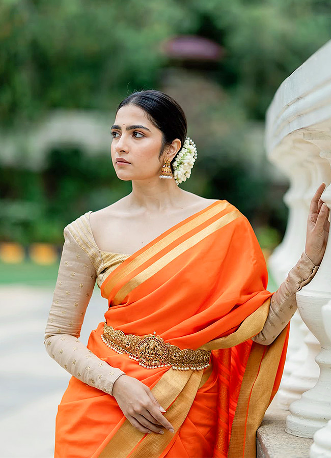 Rukmini Stuns in a Vaddanam and Jasmine Flowers Photos4