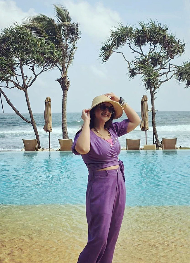 Sridevi Vijay Kumar Sri Lanka Trip Photos3
