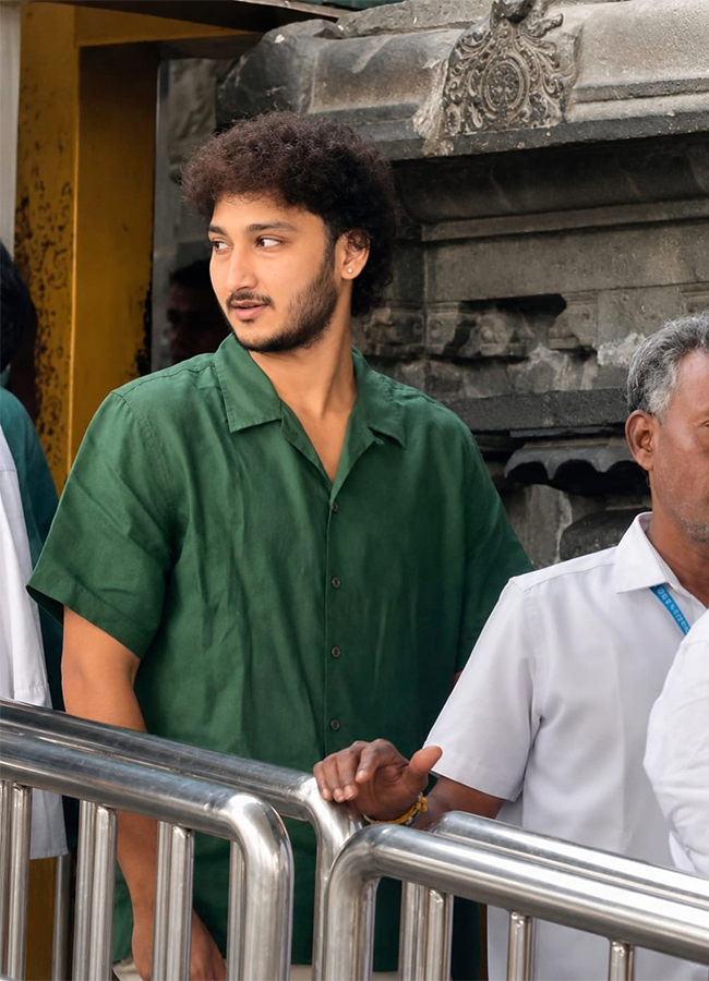 Actor Ghattamaneni Jayakrishna at Tirumala HD Photos11