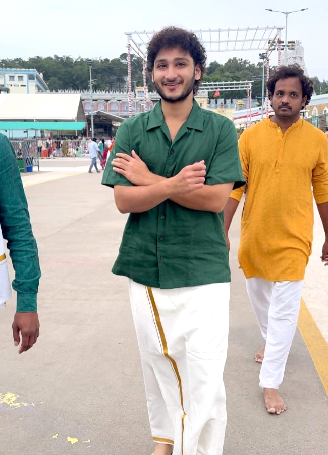 Actor Ghattamaneni Jayakrishna at Tirumala HD Photos2