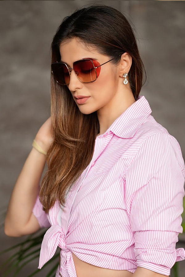 Actress Raai laxmi Latest Stunning Photos13