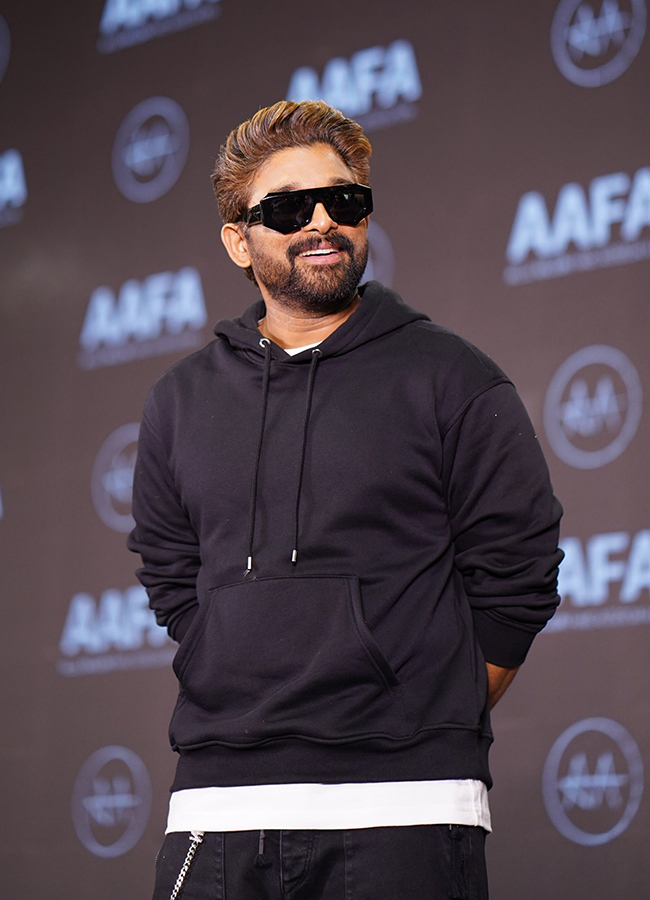 Allu Arjun Fans Meet Hyderabad Viral Photos10
