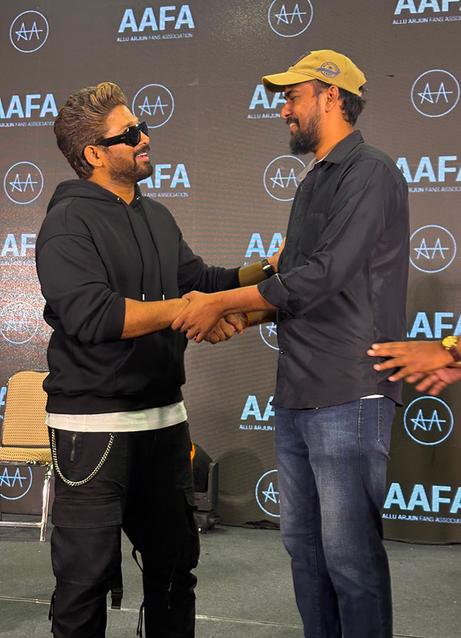 Allu Arjun Fans Meet Hyderabad Viral Photos11