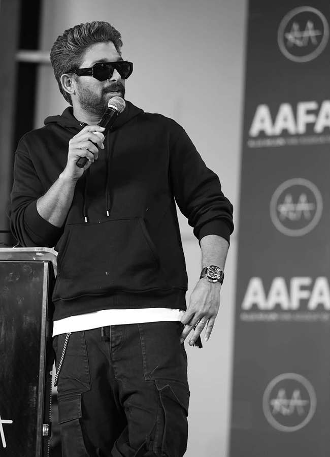 Allu Arjun Fans Meet Hyderabad Viral Photos13