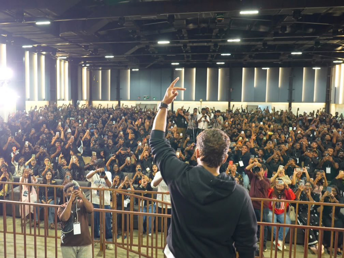 Allu Arjun Fans Meet Hyderabad Viral Photos14
