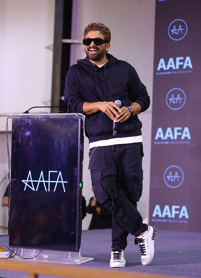 Allu Arjun Fans Meet Hyderabad Viral Photos4