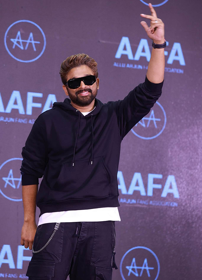Allu Arjun Fans Meet Hyderabad Viral Photos5