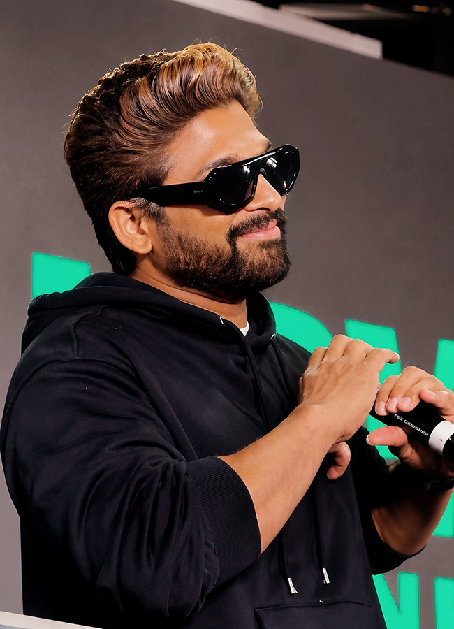 Allu Arjun Fans Meet Hyderabad Viral Photos9