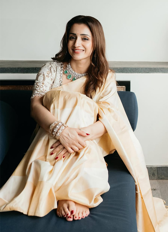 South Indian Actress Trisha Krishnan Latest Photos Viral8